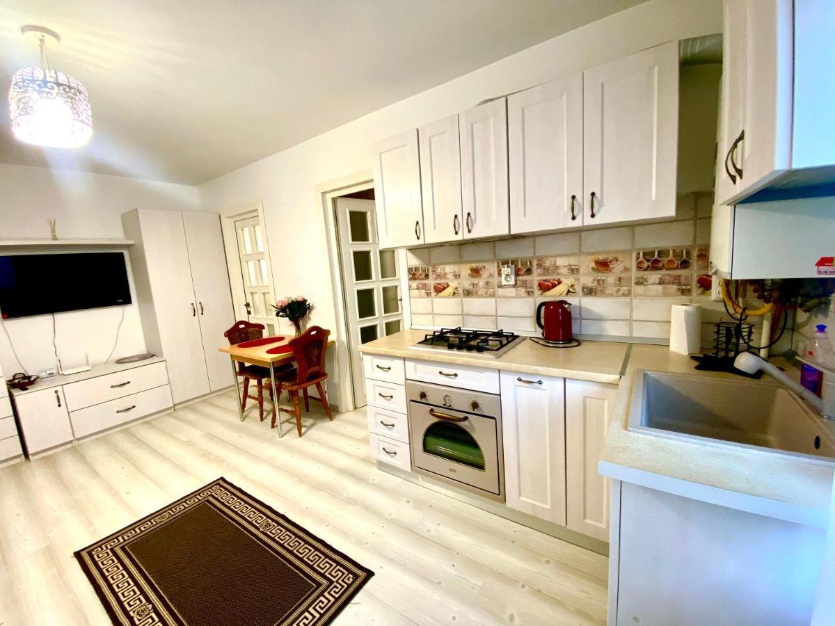 Apartament Sara Daire Yaş Dış mekan fotoğraf